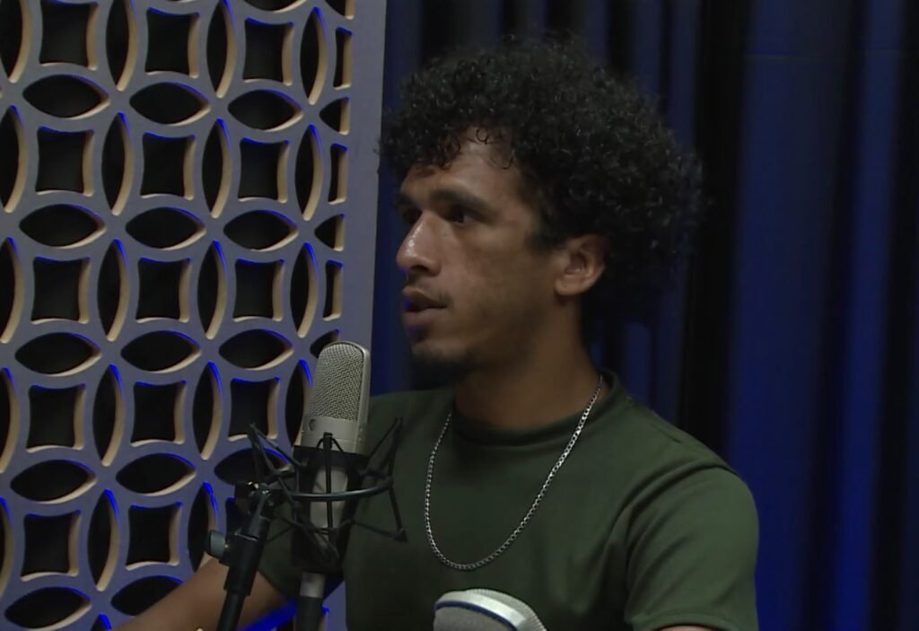 Ex-cabo da FAB denuncia caso de homofobia em quartel; assista a vídeo