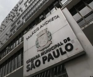 Câmara de SP aprova projeto para proibir propaganda de bets em eventos esportivos na cidade