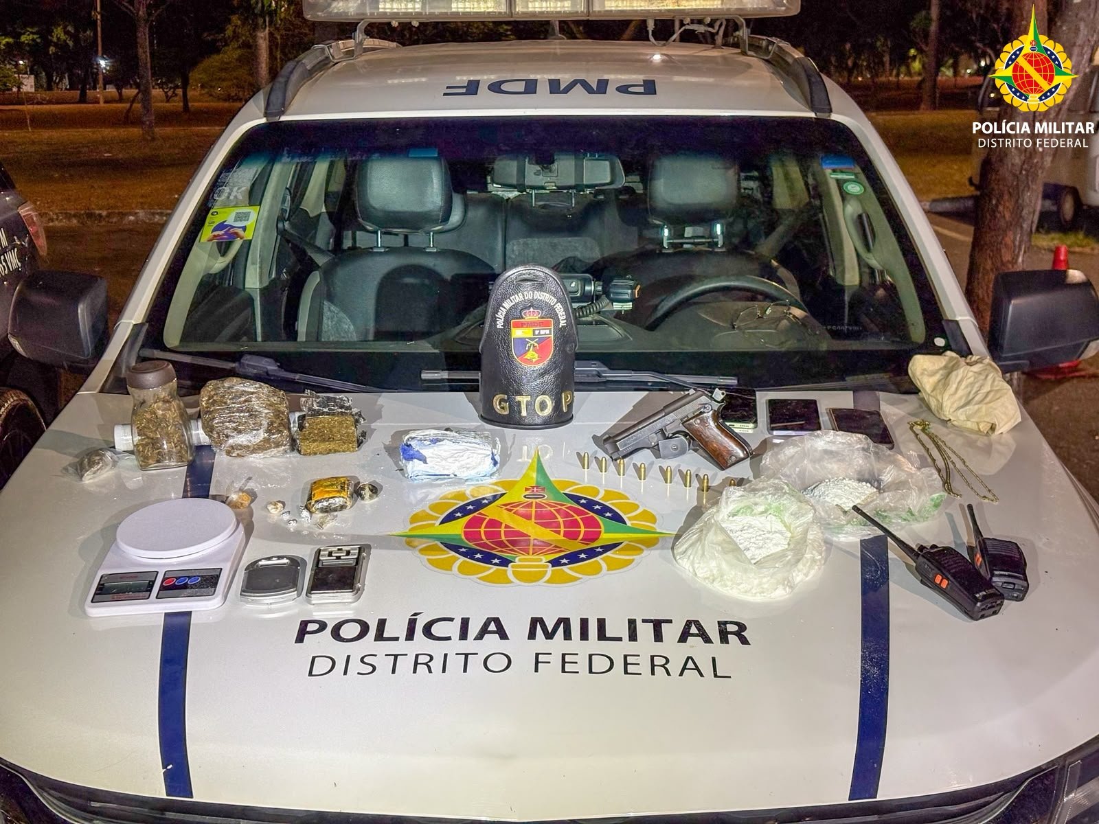 PM apreende drogas e pistola escondida em imóvel no Gama