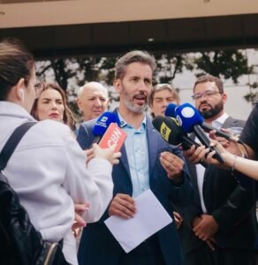 Grass busca apoio de eleitores de Arruda após decisão do TSE