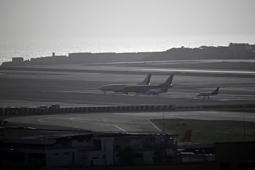 Aeroporto de Caracas reabre após graves danos por terremotos na Venezuela