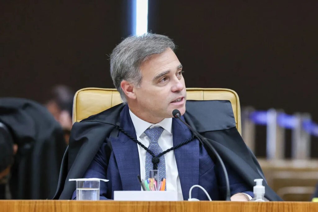 Mendonça suspende multas da NR-1 por mais 90 dias