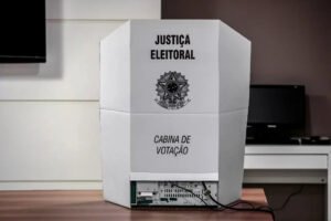 Justiça Eleitoral reforça regras sobre eletrônicos na cabine de votação