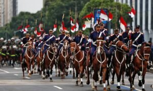 Desfile cívico-militar reúne milhares no Rio no 7 de Setembro
