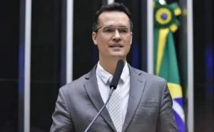 TRE-PR aprova registro de candidatura de Deltan Dallagnol ao Senado