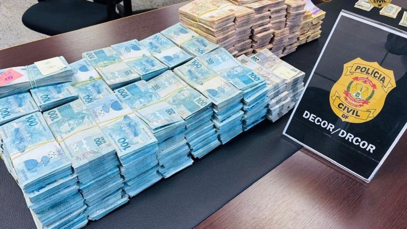 Operação apreende R$ 1,8 milhão em dinheiro no Distrito Federal