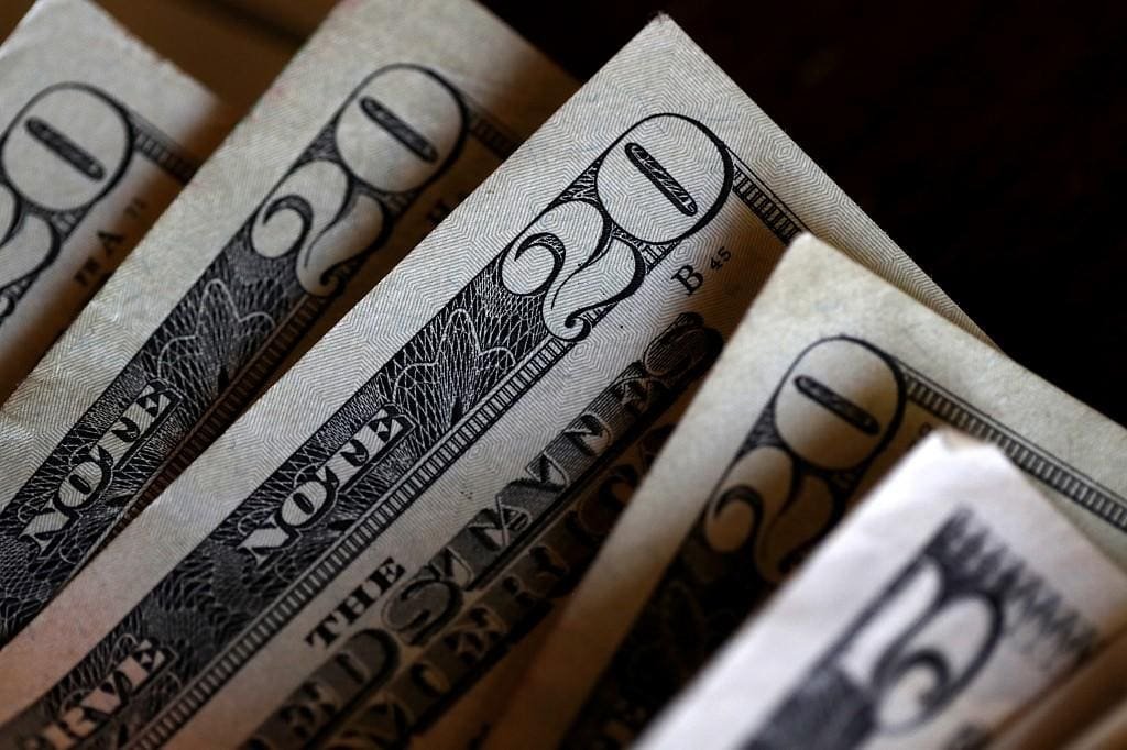 Dólar avança e Bolsa cai com petróleo em alta e juros dos EUA no radar dos investidores