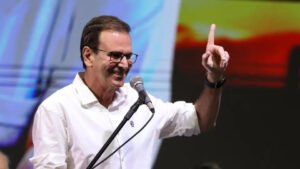 Eduardo Paes lidera no Rio com 34%, seguido por Douglas Ruas, com 25%, aponta Quaest