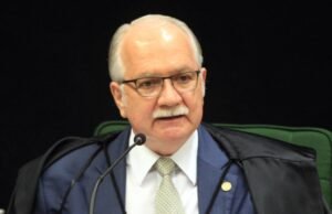 Fachin dá 48h para Andrei Rodrigues se manifestar; após prazo, permanência na PF será revista