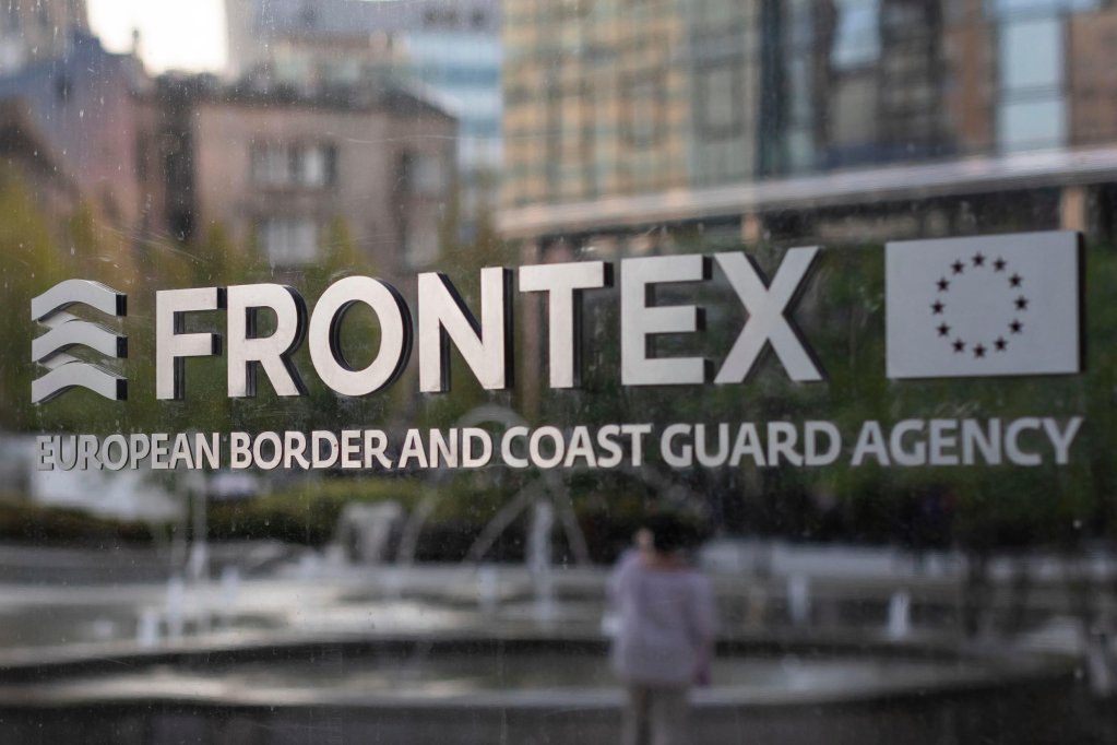 Frontex mobiliza navios no Canal da Mancha para resgatar migrantes