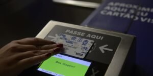 Estação Cinelândia, no Rio, é renomeada para Estação Democracia