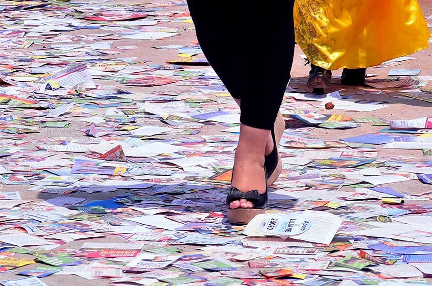 TRE-SP alerta que derramamento de santinhos é crime eleitoral