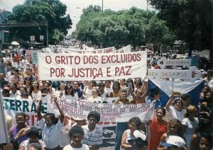 Violência contra mulher é mote do Grito dos Excluídos, que reúne movimentos sociais em São Paulo