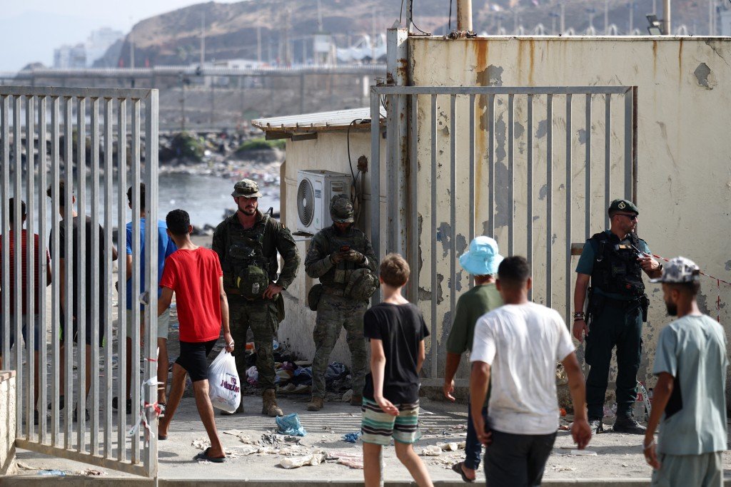 Inteligência espanhola alertou Marrocos e Madri sobre chegada de imigrantes a Ceuta