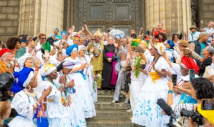 Igreja barra lavagem e festa afro-brasileira vai às ruas em Paris