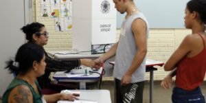 Adolescente cria plataforma digital para ajudar jovens a votar