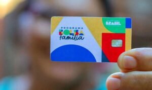 Governo reajusta Bolsa Família em 15%; impacto é de R$ 5,8 bi em 2026 e R$ 22 bi em 2027