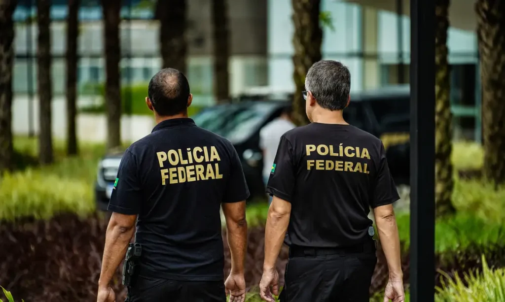 PF faz ação contra apologia ao nazismo em Valença