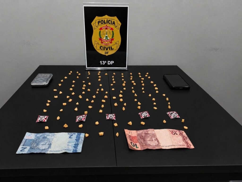 Homem é preso com mais de 100 pedras de crack em barraco próximo a restaurante comunitário