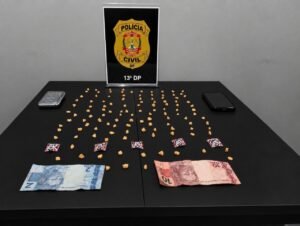 Homem é preso com mais de 100 pedras de crack em barraco próximo a restaurante comunitário