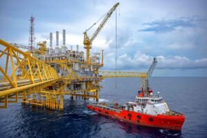 Petróleo sobe mais de 2% e vai a US$ 108 após Irã negar diálogo com EUA