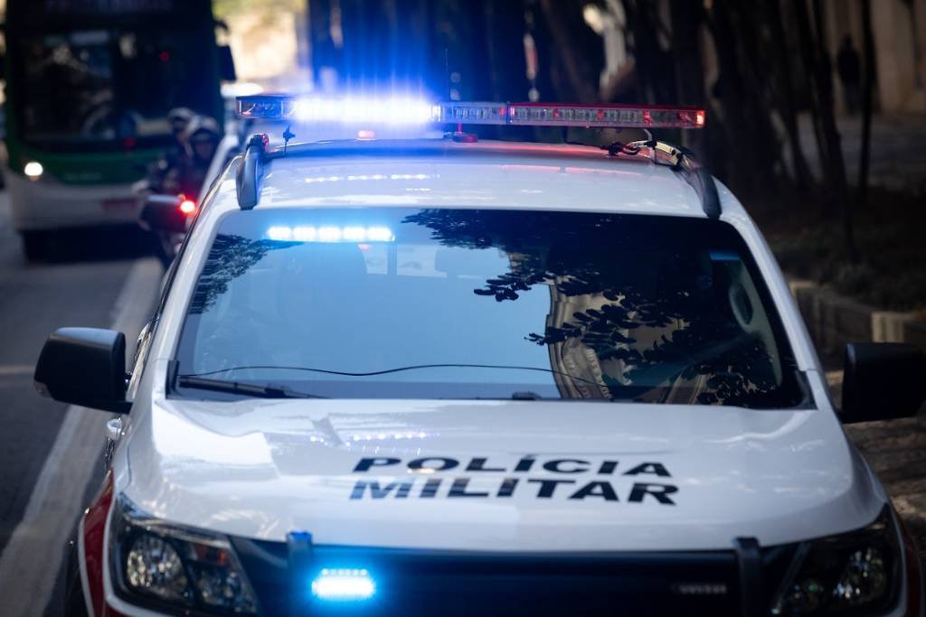 PM cerca entradas e saídas de Paraisópolis, na zona sul de SP, em operação com 174 agentes