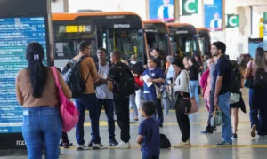 Pesquisa aponta que 39% das mulheres já desistiram de vaga por deslocamento