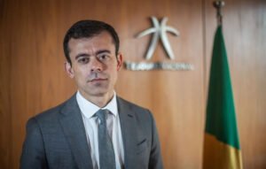 Discussão de taxa de juro alto há décadas ocorre por problemas estruturais, diz Ceron