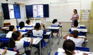 OCDE aponta que 9% dos professores no Brasil estão sem qualificação