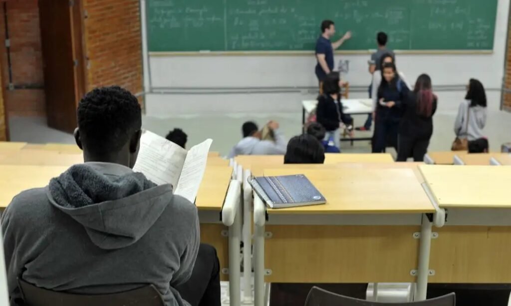 Países ricos têm pior desempenho da história no Pisa, e Brasil segue estagnado