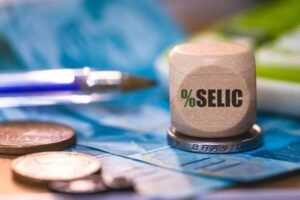Selic no fim de 2026 continua em 13,75% pela quinta semana seguida, aponta Focus