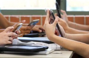 uso de celular em sala de aula