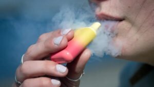 Proibidos no Brasil, vapes impulsionam alta nas apreensões de contrabando