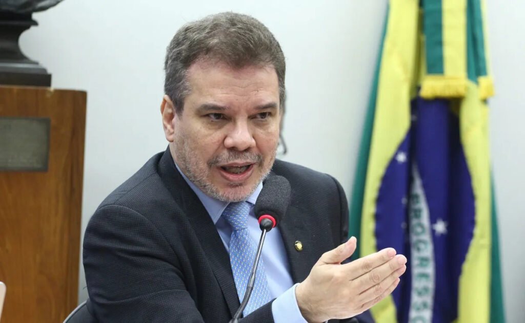 Classificação é secundária, importante é o combate a facções, diz ministro da Justiça