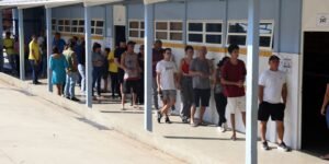 No DF, eleitores chegam cedo às urnas e incentivam brasileiros a votar