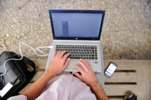 Profissionalismo: “social medias” negam ideologia para atuar em eleições