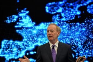 Presidente da Microsoft pede normas de segurança para IA “reais e eficazes”