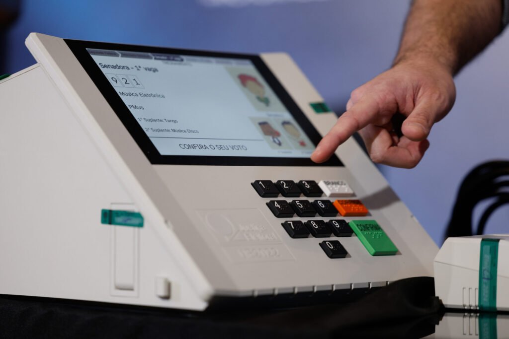 Estado de SP começa a preparar mais de 114 mil urnas para o 2º turno