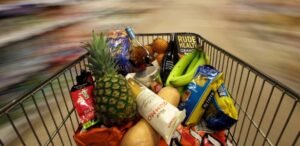 Reino Unido recomenda estoque de água e comida para emergências
