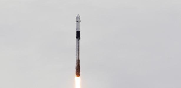Nova tripulação faz a viagem mais rápida dos EUA à Estação Espacial Internacional