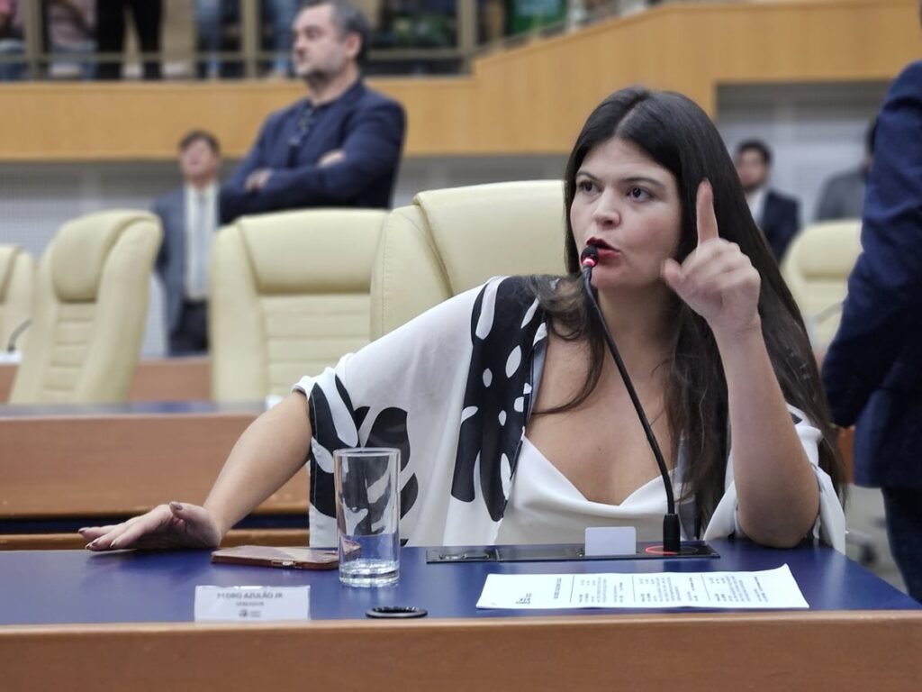 TSE suspende cassação de Aava pelo TRE-GO