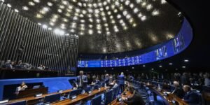 Plenário do Senado começa a debater fim da escala 6X1