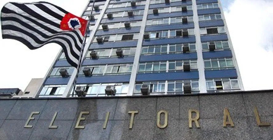 Temporais atrapalham ida às urnas e locais de votação são transferidos no oeste do Estado de São Paulo