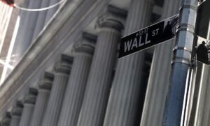 Wall Street fecha em baixa
