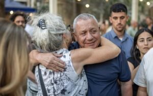 Principal rival de Netanyahu promete pôr fim ao governo do Hamas em Gaza