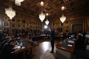 Francis Halzen vence Nobel de Física por estudos sobre neutrinos