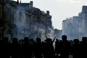 Mais de 250.000 manifestantes participam de protestos estudantis na França, segundo as autoridades
