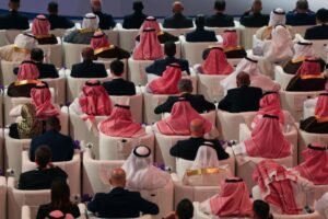 Ministro saudita da Energia pede resposta firme aos ataques houthis