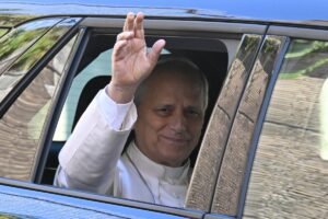 Cirurgia pulmonar do papa termina ‘com sucesso’, diz Vaticano