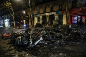 Paris registra incêndios, saques e mais de 200 detidos em protestos